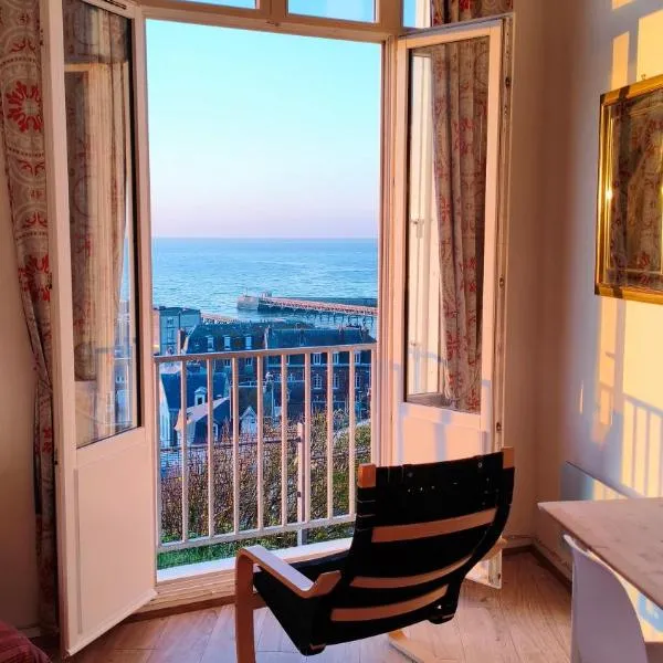 Vue panoramique sur la mer et les falaises, khách sạn ở Le Tréport