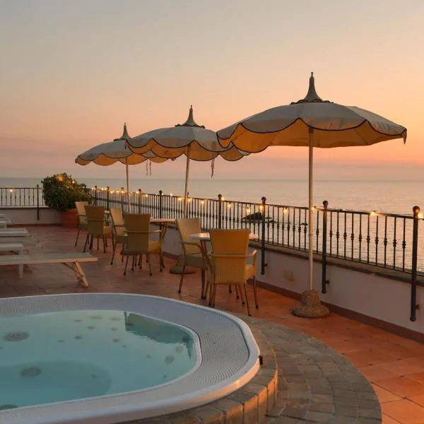 Forio d'Ischia में, होटल Hotel Nettuno