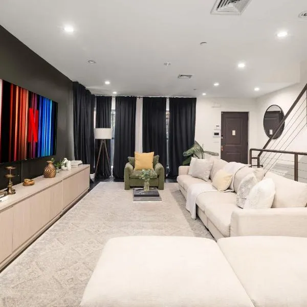 Stylish 3BR Designer Home in NYC: New York'ta bir otel