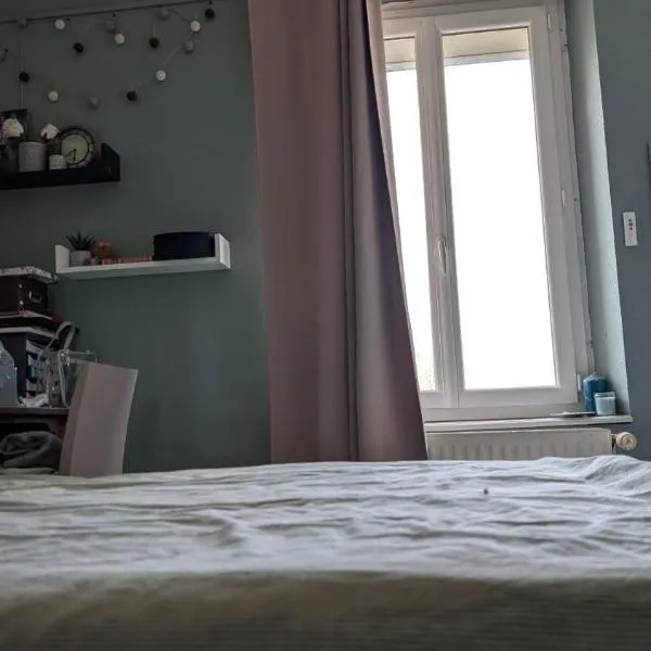 Chambre studio, hotel in Sublaines