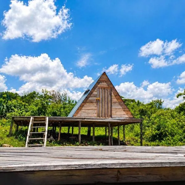 Sky-High Sanctuary Cosy Wood Cabin with Stunning views, Hotel in Fort Ternan