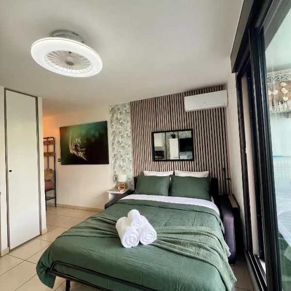 Le Lobellia à Sainte Clotilde centre: Sainte-Clotilde şehrinde bir otel