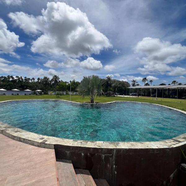Casa em Condominio com Piscina e Churrasqueira