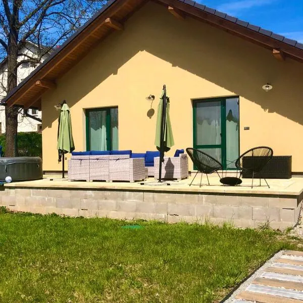 Prázdninový dům Dírná, hotel v destinácii Dírná