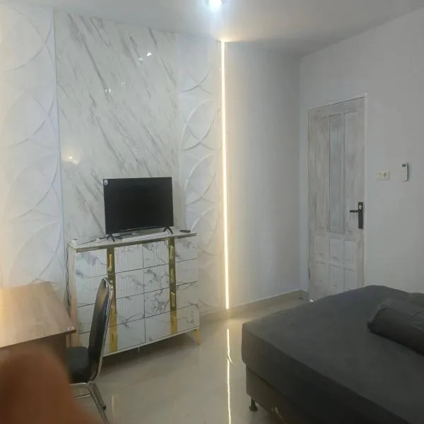 Cozzy Aryaputra Residence, hotel di Gorontalo