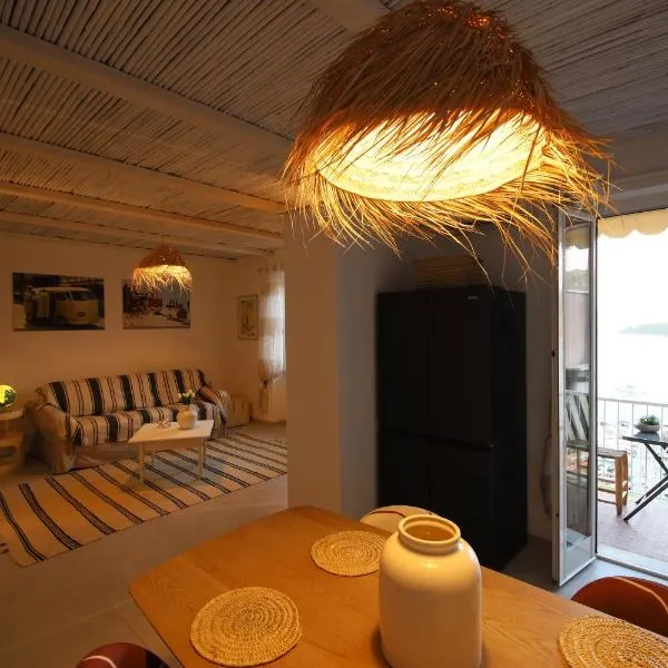 Soqquadro Art&Relax Portovenere - Appartamento sea view, hotel in Portovenere