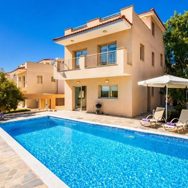 Villa Panorama Tria, hotell i Droushia