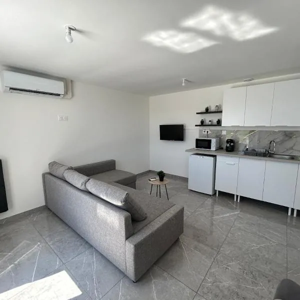 Modern and peaceful home, hotel em Autainville