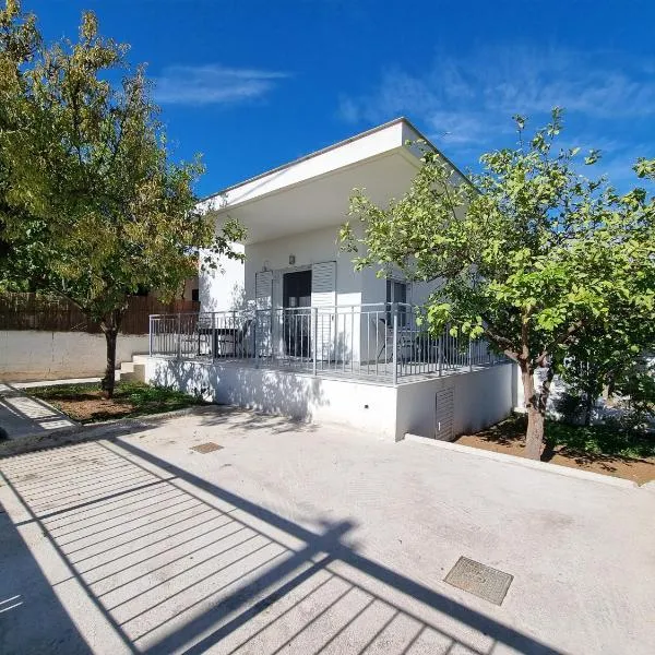 Mentis Home, hotel u gradu Artemida