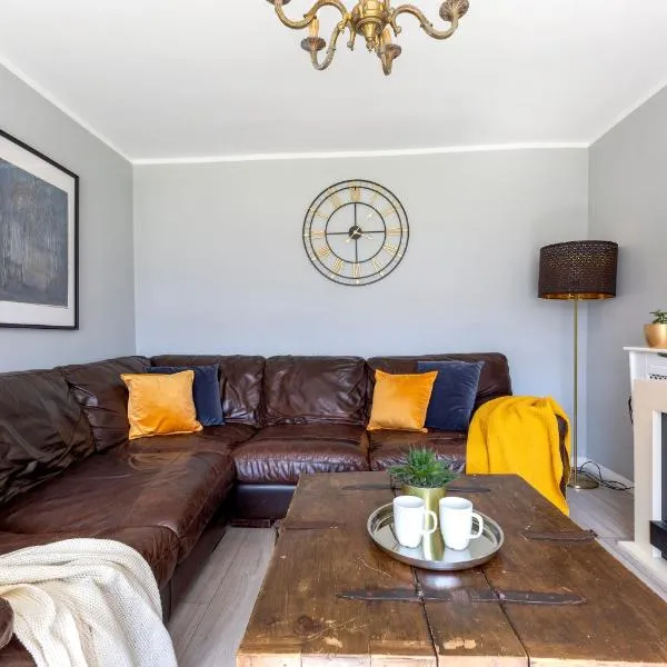 Wetherne House, Beautiful Home, Parking Garden WiFi Self Check-in, hotel di Luton
