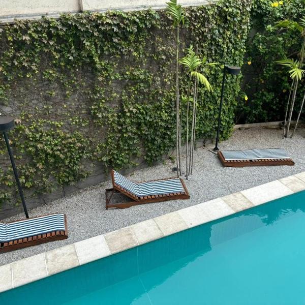 EL1907 Apt. Lindo ao lado do metro luz com Piscina