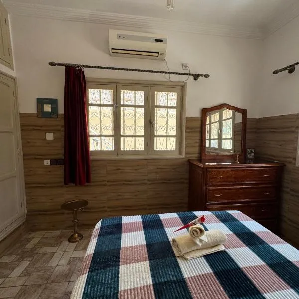 Villa Palm Desert - holiday stay with AC, Fast WiFi & Free Private Parking in Erfoud, hotel v destinácii Erfoud