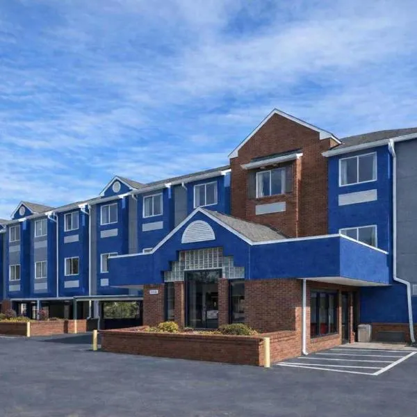 Microtel Inn by Wyndham Lake Norman, hotell i Cornelius