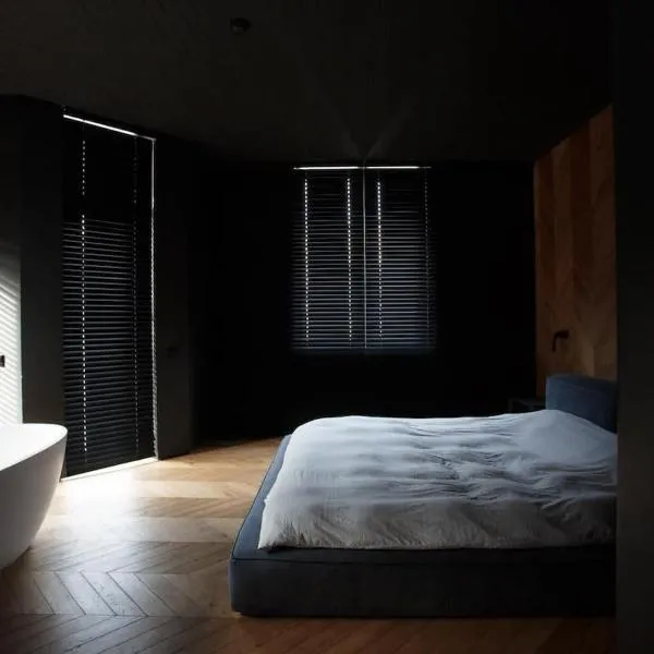 CrownPlaza Boutique & Central، فندق في كيشيناو