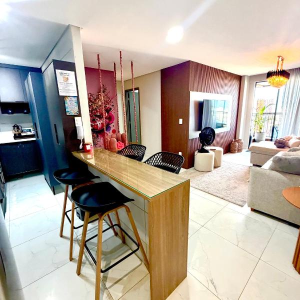 Apartamento 2 quartos, luxuosos com piscina na cobertura e 2 min da praia de Manaira