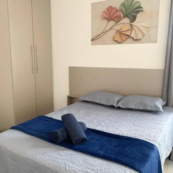 Studio moderno com cozinha completa e Wi-Fi centro, מלון בברבסנה