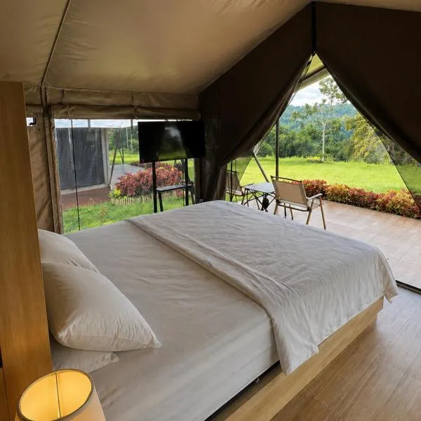 Tikumbar Valley Glamping Pelaga, hotel u gradu Plaga