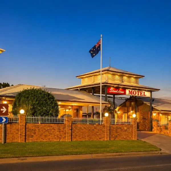 나라브리에 위치한 호텔 Southern Cross Motor Inn