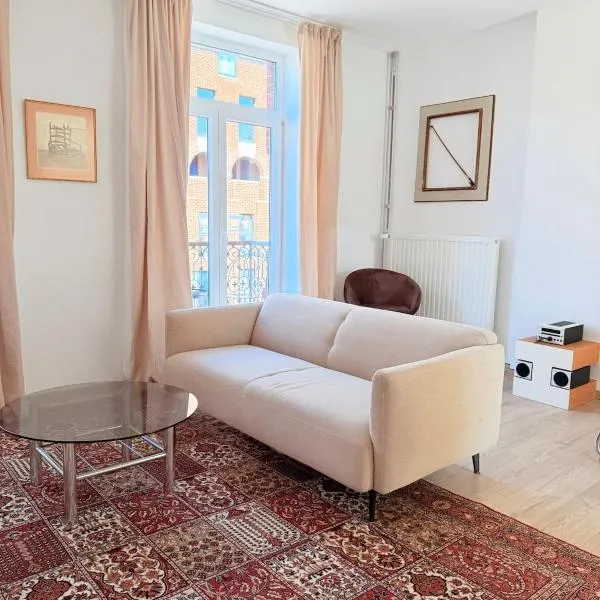 TRIPLEX 2 chambres Cosy à MONS – hotel w mieście Mons