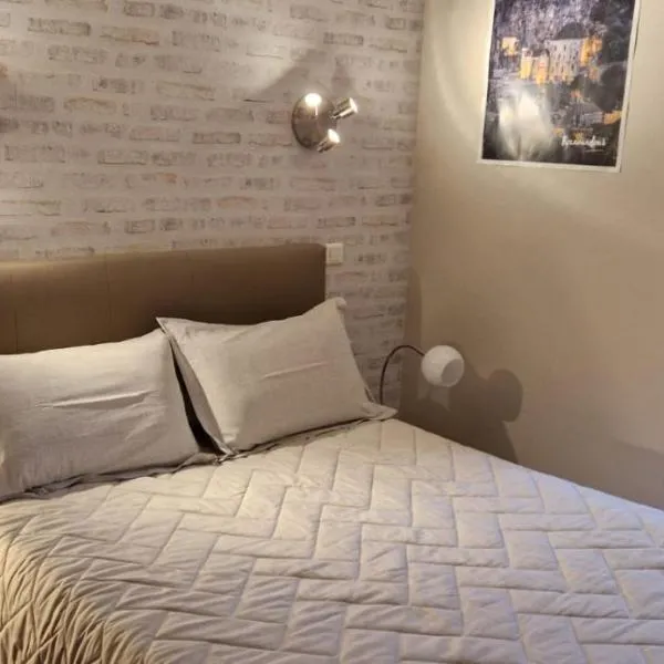 Le Faubourg, hotel u gradu Fižak