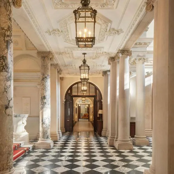 Raffles London at The OWO، فندق في لندن