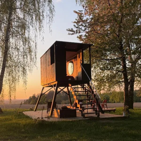 Ostrov klidu - posed - sauna, hotel in Hradešín