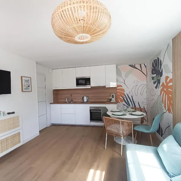 L'embrun de la Hougue appartement avec parking privé à côté du port et des commerces, hôtel à Saint-Vaast-la-Hougue
