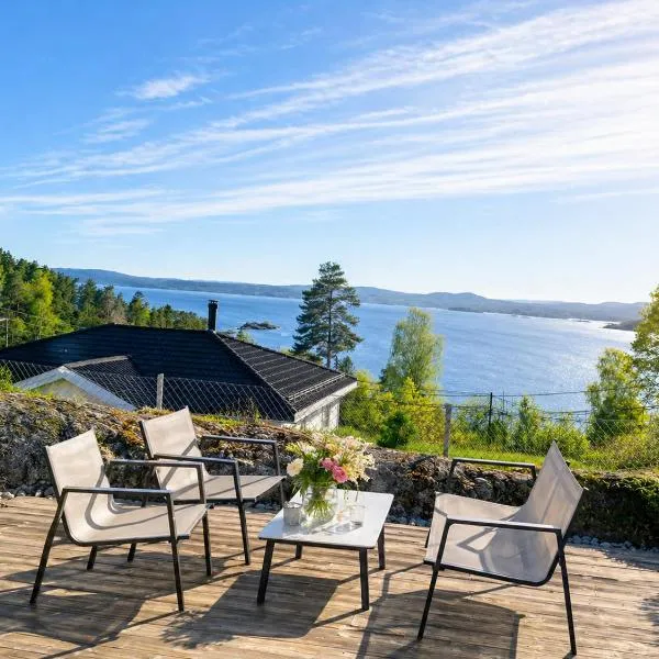 Panoramic Oslofjord Views with Private Beach Hut, hotell sihtkohas Nesoddtangen