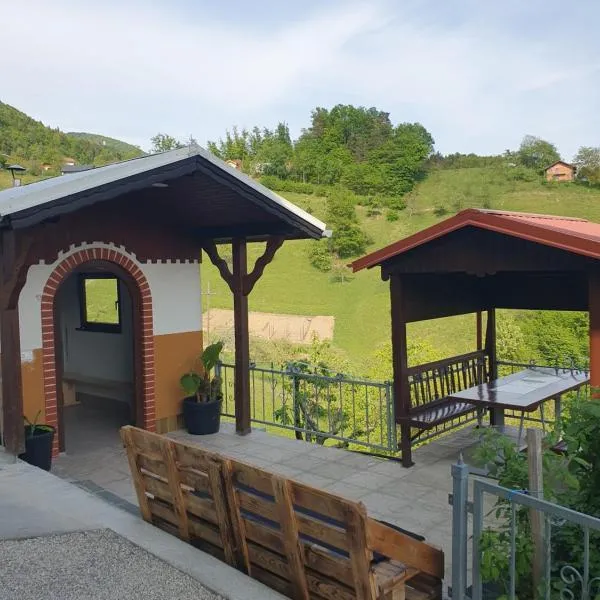 Farrmhouse with Goats and Garden, hotel in Frankolovo