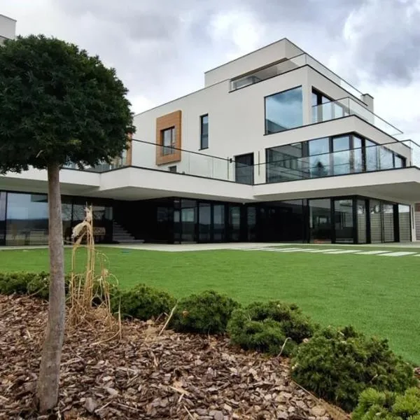 Nova Przystań โรงแรมในNadole