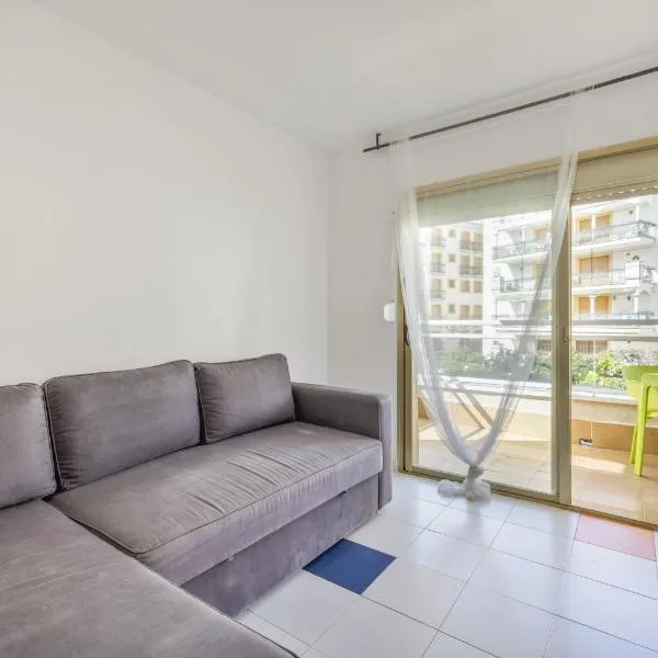 Resguardo en la playa, hotel u gradu 'Calafell'