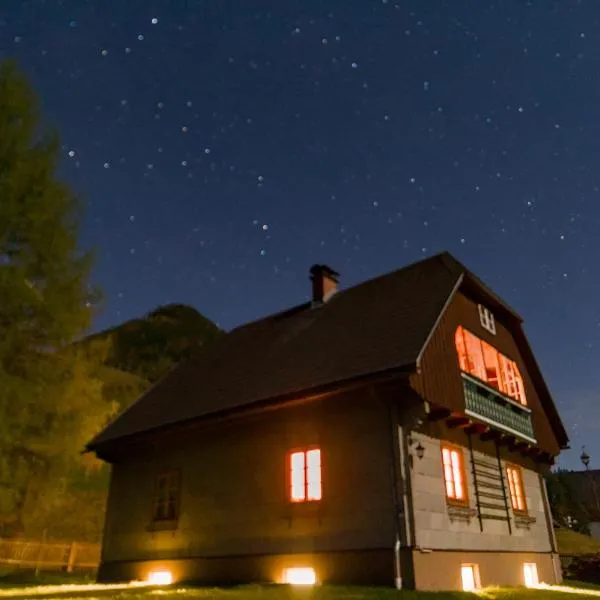 Haus STERNENBLICK - Privatzimmer im Naturpark Sölktäler: Sankt Nikolai im Sölktal şehrinde bir otel