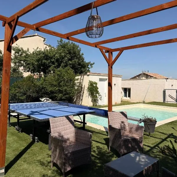 Gite climatisé avec piscine privée sur les hauteurs de Bollene, hotelli kohteessa Bollène