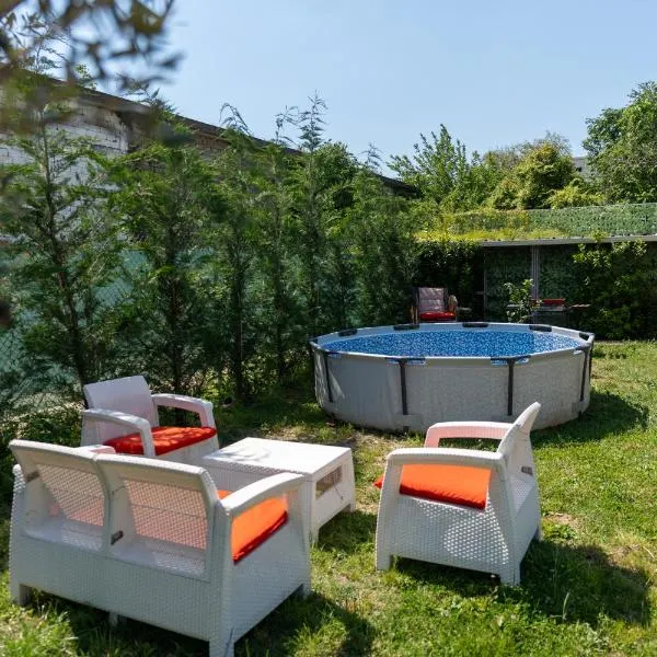 "Olive & Bloom" entire vila with Pool & Private Parking, מלון בבראט
