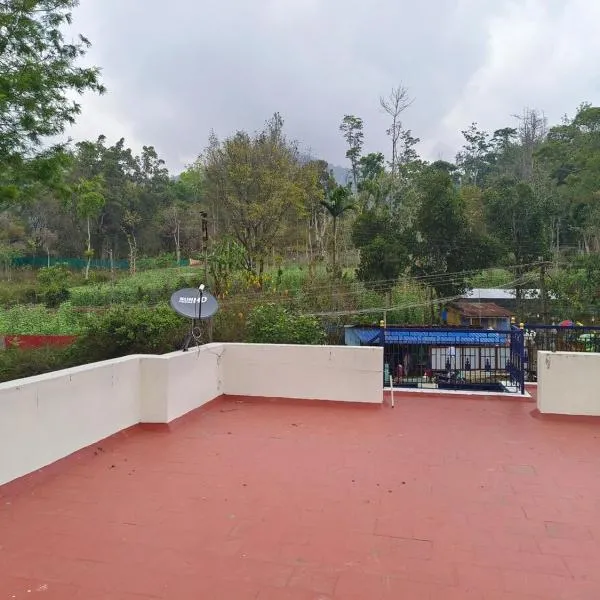 SM GARDENS Luxury Homestay, hotel u gradu Oothu