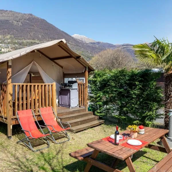 Glamping Italia 90 Mini Lodges, hotel u gradu 'Domaso'