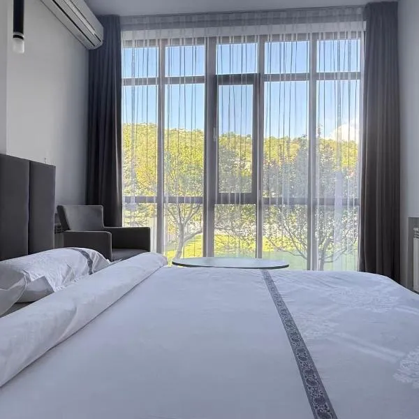 Green Hill Hotel, khách sạn ở Almaty