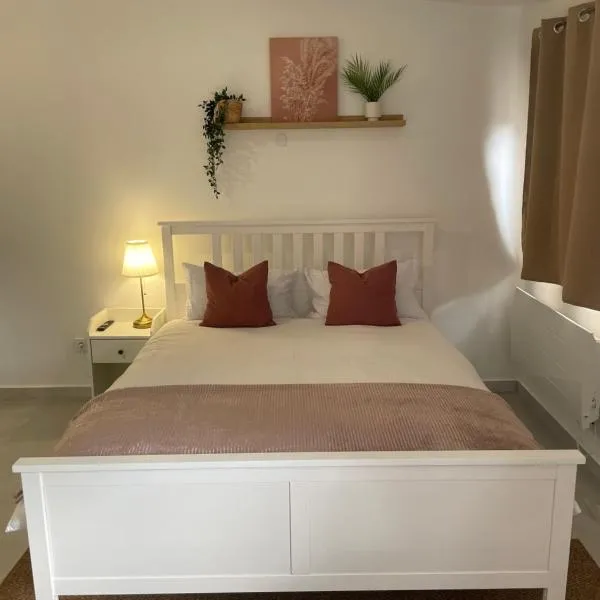 Résidence Chene- 15 MN de Paris et 05 MN d'Orly Aéroport: Viry-Châtillon şehrinde bir otel