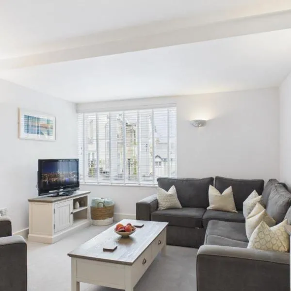 Minarvon - 2 Bedroom Apartment - Saundersfoot, hotel a Saundersfoot
