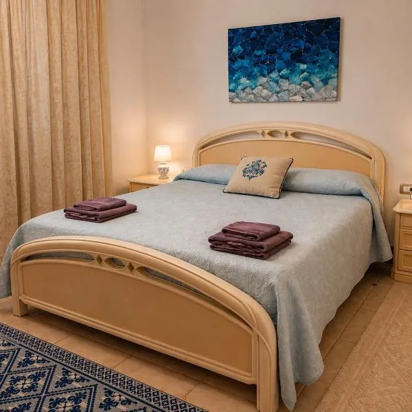 Casa NiRa Sardegna: Valledoria'da bir otel