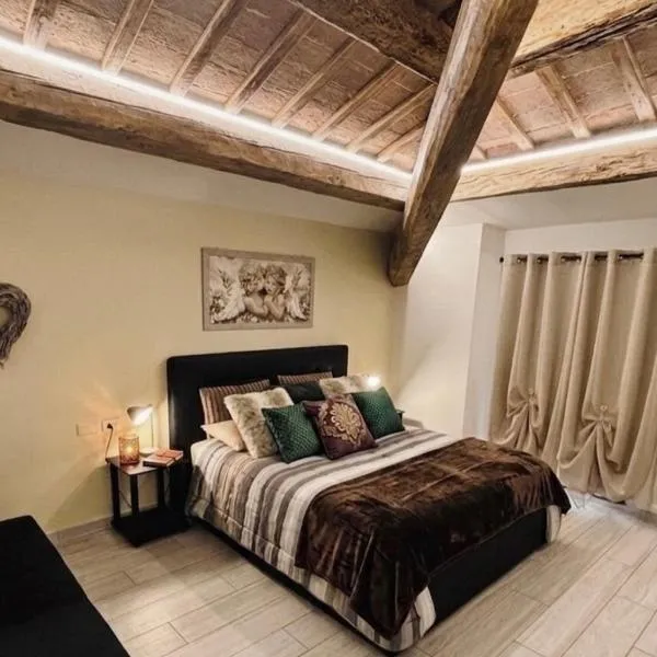 Appartamento "IL PORTICO" Self Check-in a pochi minuti da IMOLA e FAENZA, Hotel in Imola