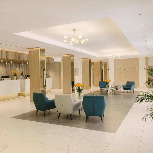 Hotel Helios Costa Tropical, hotel in Almuñécar