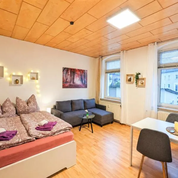 Urlaubsmagie - Ferienwohnung Ruheort - Garten & Saisonaler Pool - R2, hotel in Rathmannsdorf