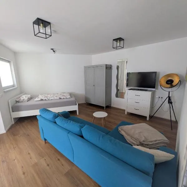 Modernes 1- Zimmer- Apartment am Fuße des Hohenstaufen, hotell i Göppingen