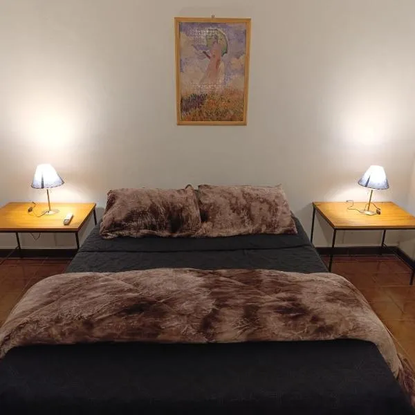 Departamento Céntrico con Estacionamiento, hotell i Oberá