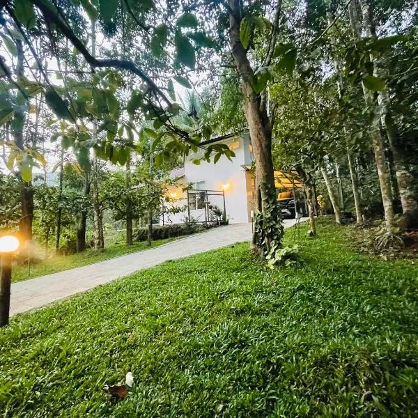 The Perch at Druv Dakshin Farms- Entire Villa 2BHK, hotel v destinácii Padinjarathara