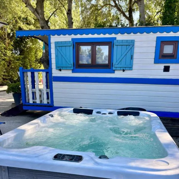 Des roulottes en Provence, hôtel à Barbentane