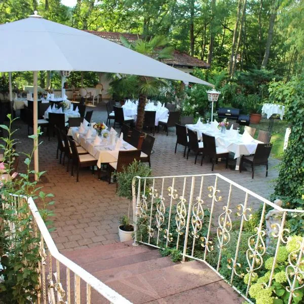 Parkhotel Krone Maleck، فندق في إمندينغن