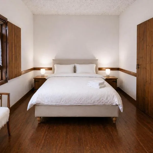 Viesnīca YaSou Loutraki - Spacious Family Apartment by the Sea pilsētā Lutraki