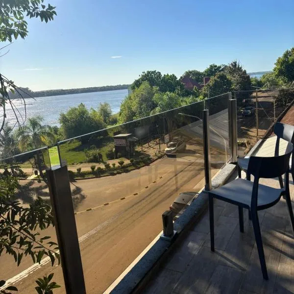Colón में, होटल Balcón con vista al río